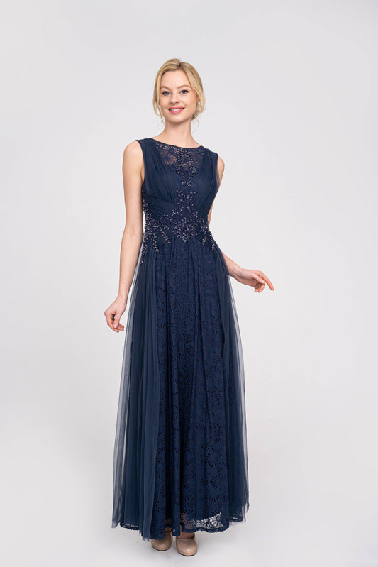 Vyšívané tylové večerné šaty Init